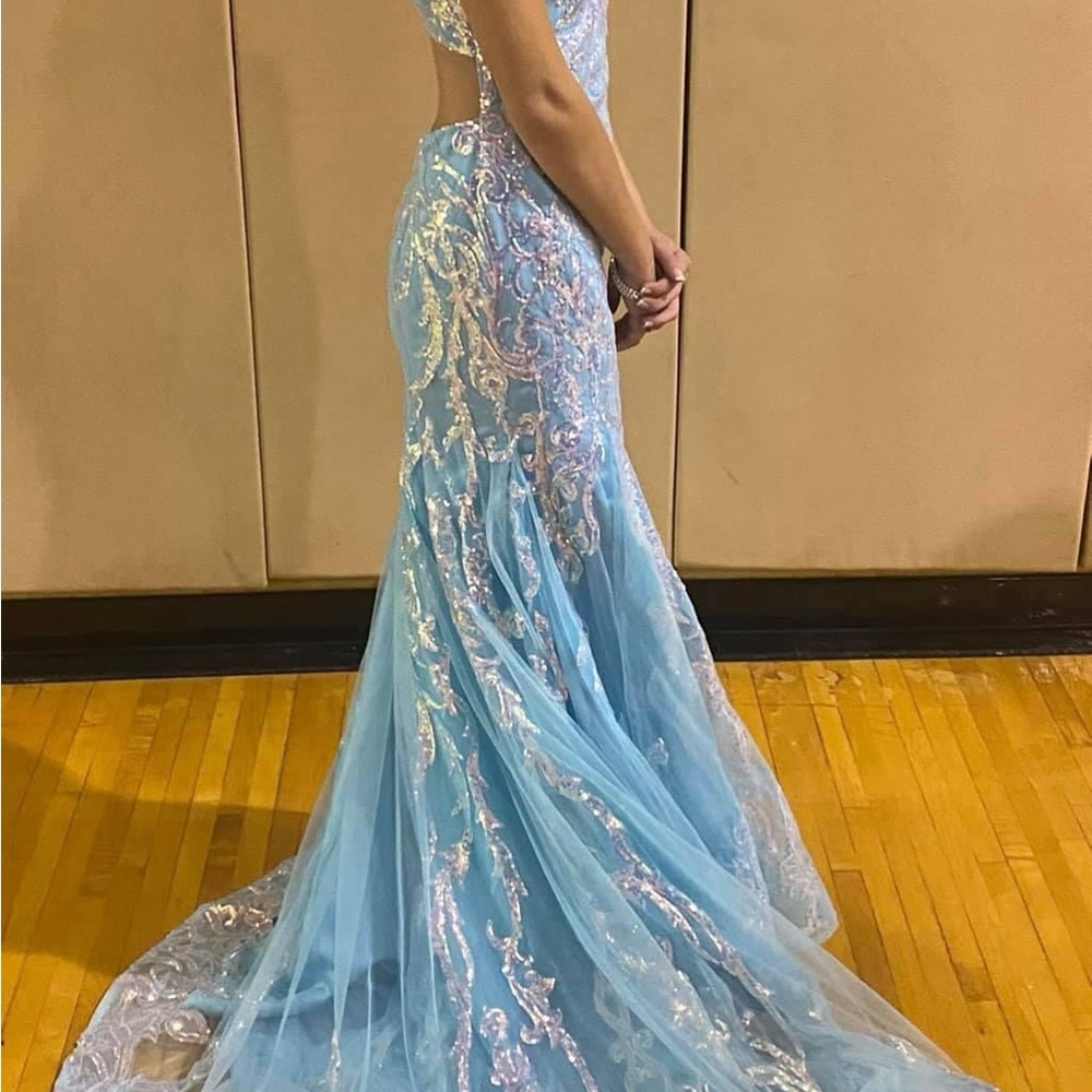 Prom Dress - Picture 4 of 9